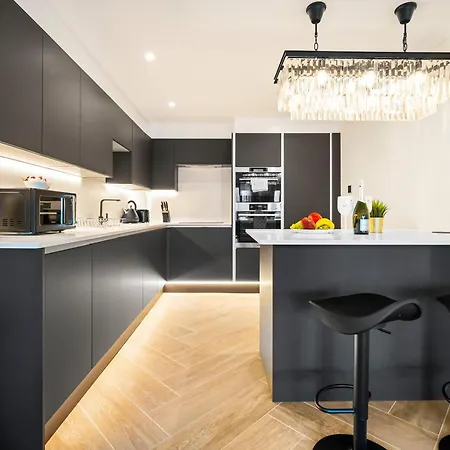 Luxury 3 Bedroom Penthouse - City Centre - Terrace - Hot Tub - Gym - 21mb Apartament Birmingham
