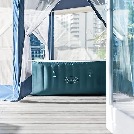 Luxury 3 Bedroom Penthouse - City Centre - Terrace - Hot Tub - Gym - 21mb