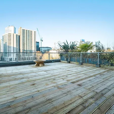 Luxury 3 Bedroom Penthouse - City Centre - Terrace - Hot Tub - Gym - 21mb Apartament *